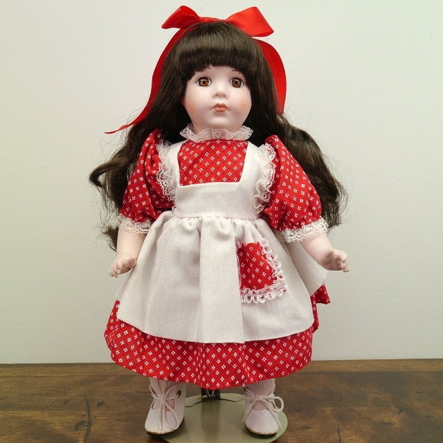 How to Craft Porcelain Doll Aprons