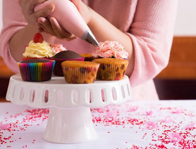 What Frosting To Use In Your Cake Decorating