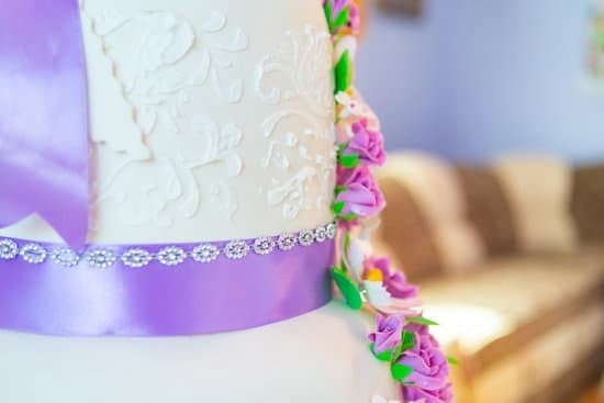 Tips For Decorating A Cake