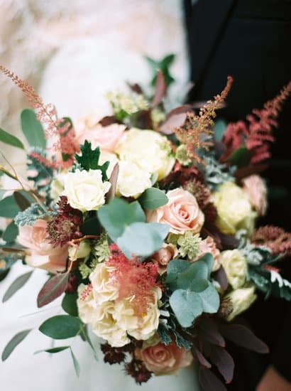 Classic and elegant wedding day hairstyles: the perfect way to complete your bridal look!