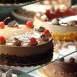 How to Decorate a Cake With Flowers How to decorate a cake with a beautiful array of delicate flowers