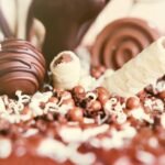 Decorations for a Wedding Cake Elegant floral and lace decorations for a stunning wedding cake centerpiece