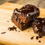 How to Decorate a Cake With Ruffles how to decorate a cake with ruffles