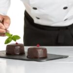 How to decorate a dog birthday cake: a step-by-step guide with dog-friendly frosting and decorations