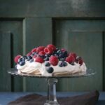 How to Decorate a Cake With Whipped Cream Decorate a cake with whipped cream: Step-by-step guide for a beautiful, creamy finish