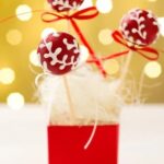 How to Decorate with Strawberries on a Cake: Creative Cake Decorating Tips