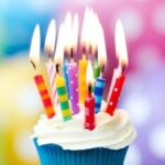 Step-by-step guide on how to decorate strawberries on a cake for a stunning presentation