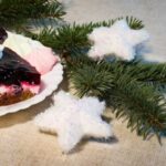 How to Make a Cake Flat for Decorating Step-by-step guide for leveling a cake for decorating, How to Make a Cake Flat for Decorating
