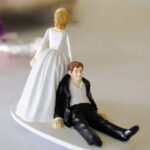 How to Decorate a Mermaid Cake Step-by-step guide on how to decorate a mermaid cake for beginners