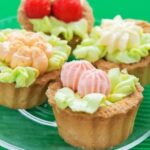 how to decorate a cake without piping tips