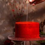 How to Decorate a Wedding Cake with Buttercream Icing: step-by-step tutorial