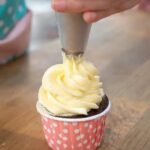 How to Decorate a Cake Like a Pumpkin How to decorate a cake like a pumpkin: Step-by-step guide for the perfect Halloween treat