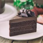 How to Decorate a Birthday Cake Video Step-by-step tutorial on how to decorate a birthday cake video