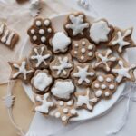 How to Use Gum Paste for Cake Decorating Step-by-step guide: How to use gum paste for cake decorating