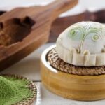 How to Use Wilton Cake Decorating Tips Step-by-step guide on how to use Wilton cake decorating tips for professional looking designs