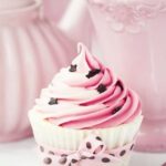 how to simply decorate a cake