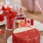 Step-by-step guide on how to decorate a First Communion cake with religious symbols