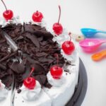How to Make Meringue Cake Decorations How to create intricate meringue cake decorations for stunning desserts