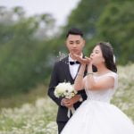 What to Put in Welcome Bags for Wedding local treats, event schedule, and personalized notes