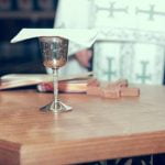 how much to tip caterer for wedding