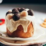 How to Decorate a Pandan Chiffon Cake Step-by-step guide on how to decorate a Pandan Chiffon Cake with intricate designs