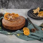 How to Decorate a Round Cake Table Elegant tips for decorating a round cake table beautifully - How to decorate a round cake table guide