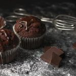 How to Make Easy Cake Decorations Christmas Festive and simple cake embellishments for the holiday season