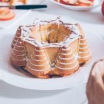 How to Decorate a Molded Cake With Star Tip Easy tutorial for beautiful cake decorations