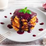 How to Make a Cake With Nice Decorating Frosting Step-by-step guide for making a cake with beautiful decorating frosting - how to create a masterpiece