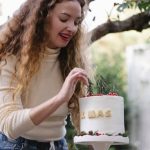 How to Use Silicone Molds in Cake Decorating How to Use Silicone Molds in Cake Decorating