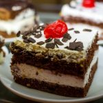 Step-by-step guide to beautiful designs for faux cakes