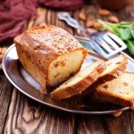 How to Decorate a Sponge Cake Using Cream and Strawberries Step-by-step guide decorating a sponge cake with cream and strawberries