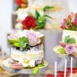 Tutorial on how to decorate petal cake with precision and creativity for a stunning presentation