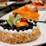 Step-by-step guide on how to make candied flowers for cake decoration at home