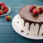 How to Make Simple Chocolate Decorations for Cakes Step-by-step guide on how to make simple chocolate decorations for cakes