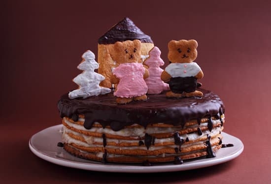 Decorators use edible paints and food coloring as liquid cake makers